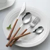 Geschirr-Sets 16-teiliges Holzimitat-Geschirr-Set Koreanisches Essen, Messer, Gabel, Löffel, Essstäbchen, Holzgeschirr-Set 230331