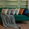 枕ケース1PCソリッドカラー柔らかいベルベット装飾的な正方形のホームソファクッションカバー付きジッパー家庭用品
