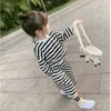 Baby Mädchen Kleidung Set Schwarz Weiß Gestreifte Hemden mit Hosen Lose Lässige Koreanischen Stil Kinder Kleidung Outfits für Frühling