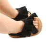 Sandaler Summer New Baby Girl Sandals Baby Shoes Cute Ruffle Flats Non-Slip Soft Sole Newborns First Walkers Beach Spädbarn Sandaler Z0331