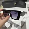 2024 New High Quality 10% OFF Luxury Designer New Men's and Women's Sunglasses 20% Off Box Large Frame Face Covering Fashion Cat Eyes Ultra Light Glasses Show Style Women