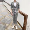 Herrenanzüge 2023 Sommer Herrenanzug Set Mischfarbe Plaid Halbarm Blazer mit Cropped Hose Fashion Business Slim Clothing