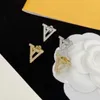 Varumärkesörhängen. Den nya Diamond Brass Material Logo Classic Style Luxury Earrings Designer designad för kvinnor. Högkvalitativa designsmycken