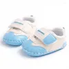 Primeros caminantes para niños pequeños, suela suave, gancho, zapatillas de deporte prewalker, zapatos de cuna para bebés y niñas nacidos a 18 meses