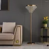 Lâmpadas de chão Lâmpada LED LUZ CRISTAL Luxo dourado em pé para a decoração da sala de estar Luzes do quarto