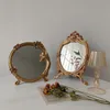 Wall Stickers Vintage Gouden Mirror voor Desk Decoratieve Europese hars Uitgesneden Antieke dressoir Stand Cosmetic S Decor 230330