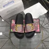 Projektant Bloom kapcie kwiatowe slajdy tłoczenie gumowy pantofel męskie damskie mieszkania sandały letnie buty na plażę Casual suwaki