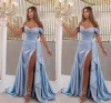 Light Sky Blue Split Evening Prom Dresses Arabid Dubai Sexig En linje av axlarna veckor Ruffles Long Party Endast klänningar Vestidos de BC14413