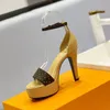 2023 Créateur de mode Louisity Sandales pour femmes Semelle Talons hauts Viutonity Nude Chaussures en cuir noir Chaussures à talons hauts moyens bbg