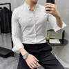 Chemises décontractées pour hommes Chemise rayée de style britannique Chemise habillée à manches longues pour hommes Chemise décontractée Slim Fit Chemise de rue Vêtements de fête sociale 230331