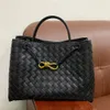 2024 Andiamo Totes Real Leather Shourdled Bags Women Woven Woven Cowhide Clutch Handbag