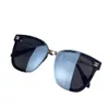 2024 fashion Men's Luxury Designer Women's Sunglasses The same with advanced sense letters black frame plate milk white female