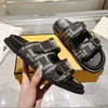 Designergefühl Sandalen Explosionsrutschen Gummi -Muster Stoff Slipper Frauen Männer Leder Flip Flops mit Schnallen Sandalen