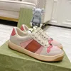 Lyxiga fritidsskor Basketskor Vintage Screener Dirty Leather Designer Sneakers beige ebenholtsgrön obsidian grå jordgubbstryck män kvinnor sneakers