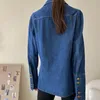 Kurtki damskie Retro Pocket Kieszonka dżinsowa koszula dla kobiet z poczuciem niszowego designu w ciemnoniebieskich topach Spring i jesień