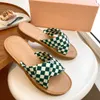 Luxury Tata Presbyopic sömmar Cross Fashion Slippers Party Wedding oran tryckta tofflor Summer Flat Slippers Ladies Beach Sandaler Läder mjuka solade sandaler.