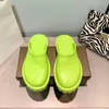 Terlik Marka Tasarımcı Kadın Bayanlar Hollow Platform Sandalet Şeffaf Malzemelerden Yapıldı Moda Seksi Güzel Güneşli Plaj Ayakkabıları