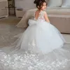 Vestidos de flor fofa Princesa Uma linha sem mangas tripulação de pescoço infantil infantil infantil de aniversário da festa de aniversário da primeira comunhão com faixa personalizada feita BC15571