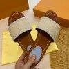 Luxury pp straw outdoor slippers top quality banquet skateboard shoes summer classic leather sandals multicolor flat mule letter sandals.