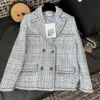 Kurtki damskie projektantka Tweed Coat 2023 Europejska marka mody Spring/Suer Nowy świeży niebieski wytrzymały tweed Golden Silk Suit Flee W0Q6