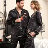 Vraies pour hommes Real Silk Pyjama féminin d'été féminin à manches longues en soie couple noir étoilé étoilé pyjamas masculin en deux pièces T8197QL