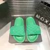 Chanellies Chanelity Luxury Designer Paris Chandal Slanper Sandalo Quilted Men Women Scarpe cuscinetto da piscina Comfort Muli in rilievo Muli in rilievo rame a tre