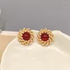 Boucles d'oreilles à tige européenne et américaine rétro baroque perle incrustée d'agate rouge pour les femmes bijoux de mode exquis en gros