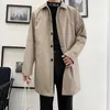 Trench da uomo M5XL Cappotto taglie forti Vestibilità ampia Risvolto lungo Giacca a vento monopetto Bottone Soprabito Abbigliamento uomo XXXXXL 230331