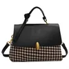 Bolsas de ombro Houndstooth Small PU Couather Crossbody com alça curta para mulheres atingem bolsas simples de inverno e bolsas 230322