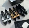 Designer Woman Mary Jane Flat Shoes Nieuwe low-haked Pointy Ballet Ladies Party Holiday Flats Beach Banquet Black White Flat Ballet Shoes 34-40