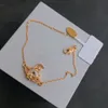 Cazibe bilezik tasarımcı mektubu vivian chokers lüks kadın moda mücevher metal inci bileklik cjeweler westwood hareket cari 990ess34543