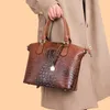 Kvällspåsar Kvinnspåse Three-Piece Set Crocodile Pattern Fashion Handbag Ladies Shoulder Luxury Designer Messenger