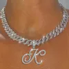 Chokers A-Z Cursive zawieszka w kształcie litery Iced Out kubański naszyjnik dla kobiet początkowa cyrkonia Link Chain naszyjnik Choker Rock Hip Hop biżuteria 230428