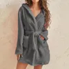 Dames slaapkleding pluche kort gewaad vrouwen lichtgewicht zacht flanel fleece haped badrobe batas mujer inverno para casa gewaden