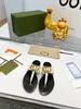 2021 letnie luksusowe g sandały projektant kobiet japonki pantofel moda oryginalne skórzane slajdy metalowy łańcuszek damskie obuwie