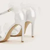 Bod Open Sandals Toe лодыжка ремня с тонкой каблукой атласная полость на высокие каблуки подружка невесты Свадебные туфли белые женщины