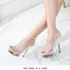 Sandaler Sexiga ultrahöga klackar Stiletto Platform Transparenta Crystal Shoes Wedding Banket 1099 Series 15cm LFD