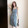 Lässige Kleider Damen Spaghettiträger Jeanskleid Einreiher Jean Frühling Sommer Elegent Mittellang Schlank Ärmellos Sexy Weiblich