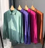 Kvinnors blusar Silk långärmad skjorta fransk elegant solid satin femme blus enkel stil toppar knapp upp ol kontor