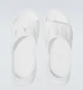 Zomerheren sandalen gemaakt in Vietnam: rubber dikke zool geperforeerde open teen rond teen sandalen moderne mode lichtgewicht comfortabel wandelen casual schoenen eu40-48