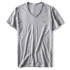 Мужские костюмы № 2-7632-2023 Летняя футболка с V-образным вырезом Мужчины расчесывали хлопковую сплошную футболку с короткими рубашками.
