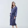 Kvinnors sömnkläder Navy Blue Ladies Summer Dressing Gown Housecoat Fleece Robe for Women Towking Bath Långärmad badrock