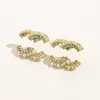 Design di orecchini a bottone con diamanti e perle per orecchini da regalo di compleanno per famiglie placcati in oro ad alto senso da donna all'ingrosso di gioielli di marca