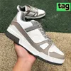 Дизайнерская обувь Logo Embossed Trainer Sneaker небесно-голубой черный красный джинсовый тройной белый серый розовый мужские повседневные кроссовки низкая роскошь модные женские кроссовки EUR 36-45