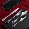 Set di stoviglie Posate placcate in oro occidentali vintage Coltelli da pranzo Forchette Cucchiaini Set Utensili da tavola con incisioni di lusso dorate