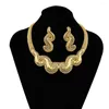 Halskette Ohrringe Set Indonesien Goldfarbe Hochwertiger Schmuck Damenohrring Geometrisches Aushöhlen Gebogenes Design Mode Klassischer Stil