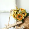 Dekorative Blumen, handgefertigt, Sonnenblumen-Bündel mit grünen Blättern und Grasseide, künstlich, für Hochzeit, Braut, Handhaltung