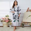 Vêtements de nuit pour femmes Robes en soie douce Femmes Long Peignoir Satin Kimono Bath Print Plus Size