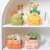 Vazen Creative Animal Resin Handmade Flower Pot Succulenten Planter Container Rabbit Schooltas Decoratieve desktop Student Opslagpen 230428