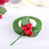 Fleurs décoratives 100pcs / lot décoration d'arbre de noël mousse artificielle rouge petite boule fruits bouquet de fleurs étranger cadeau faux baie florale